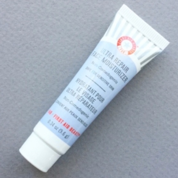 FIRST AID BEAUTY Ultra Repair Face Moisturizer - Picture 5 of 6